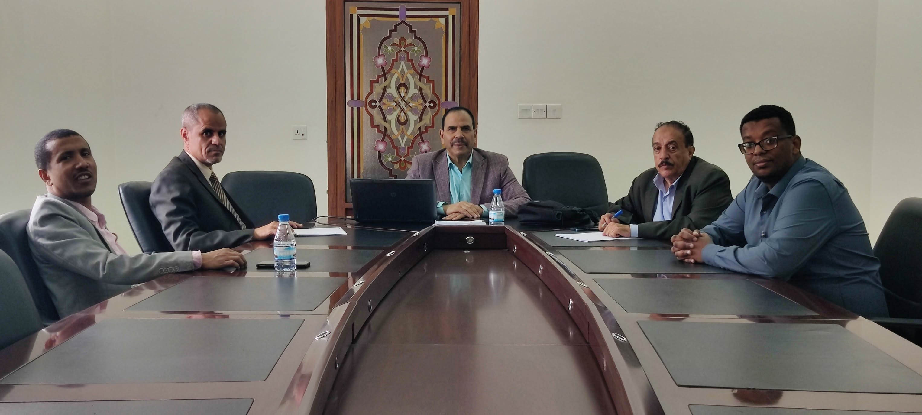 جامعة الأندلس تبدأ خطوات إعداد برنامج إدارة الأعمال لل