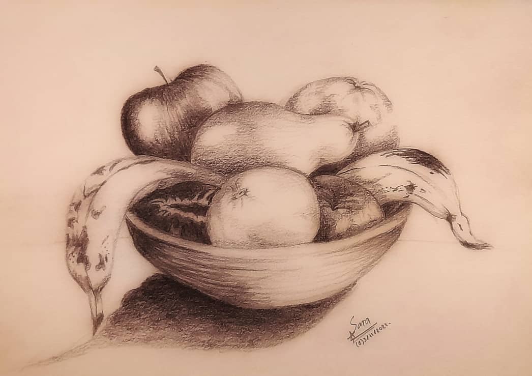 اعمال الطالبة سارة عبد الرحمن عبد الله المليكي تخصص جرافيك جامعة الاندلس رسم طبيعة صامتة بالرصاص
